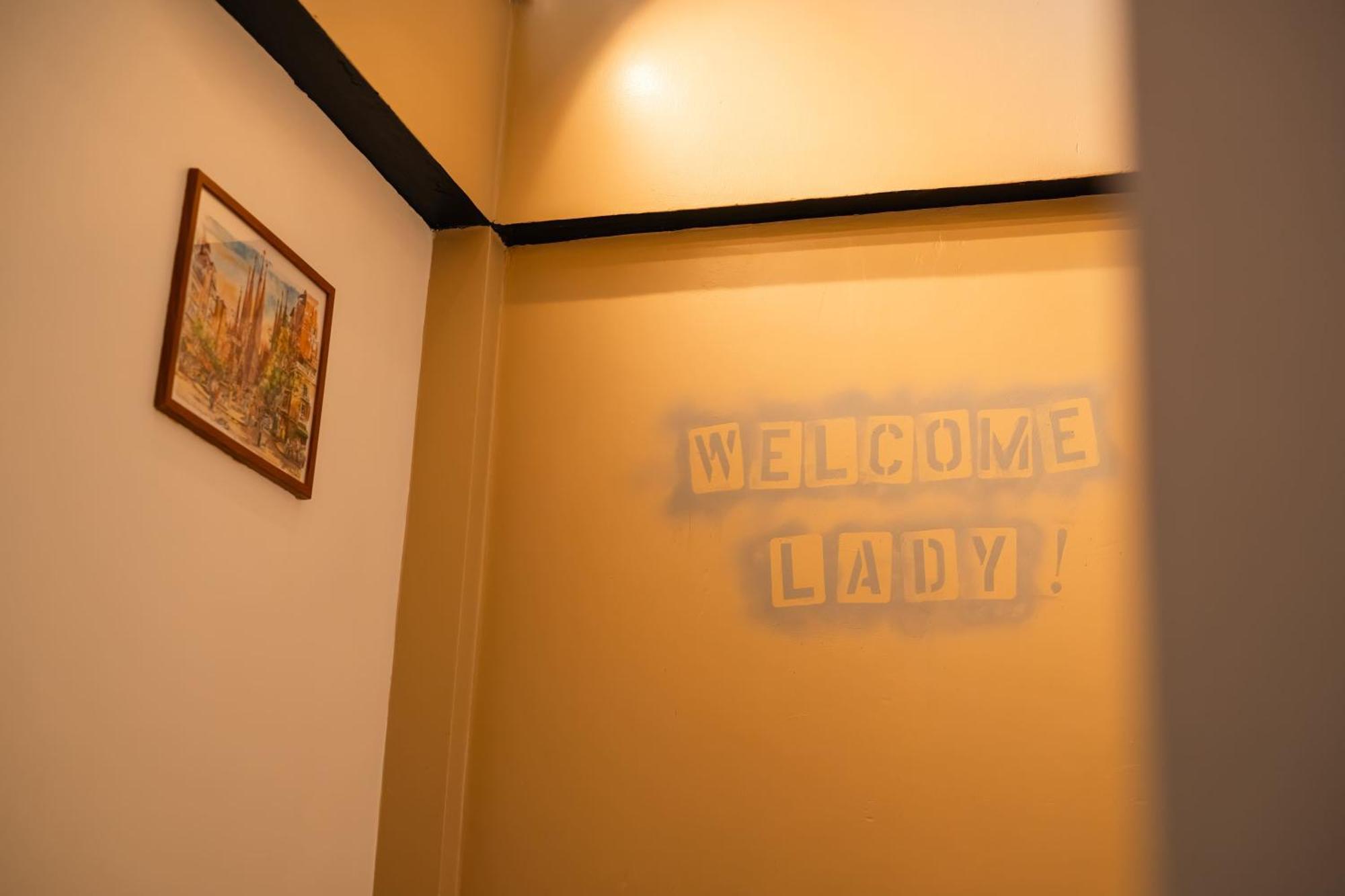 Sweett Lemon Hostel Patong Exterior foto