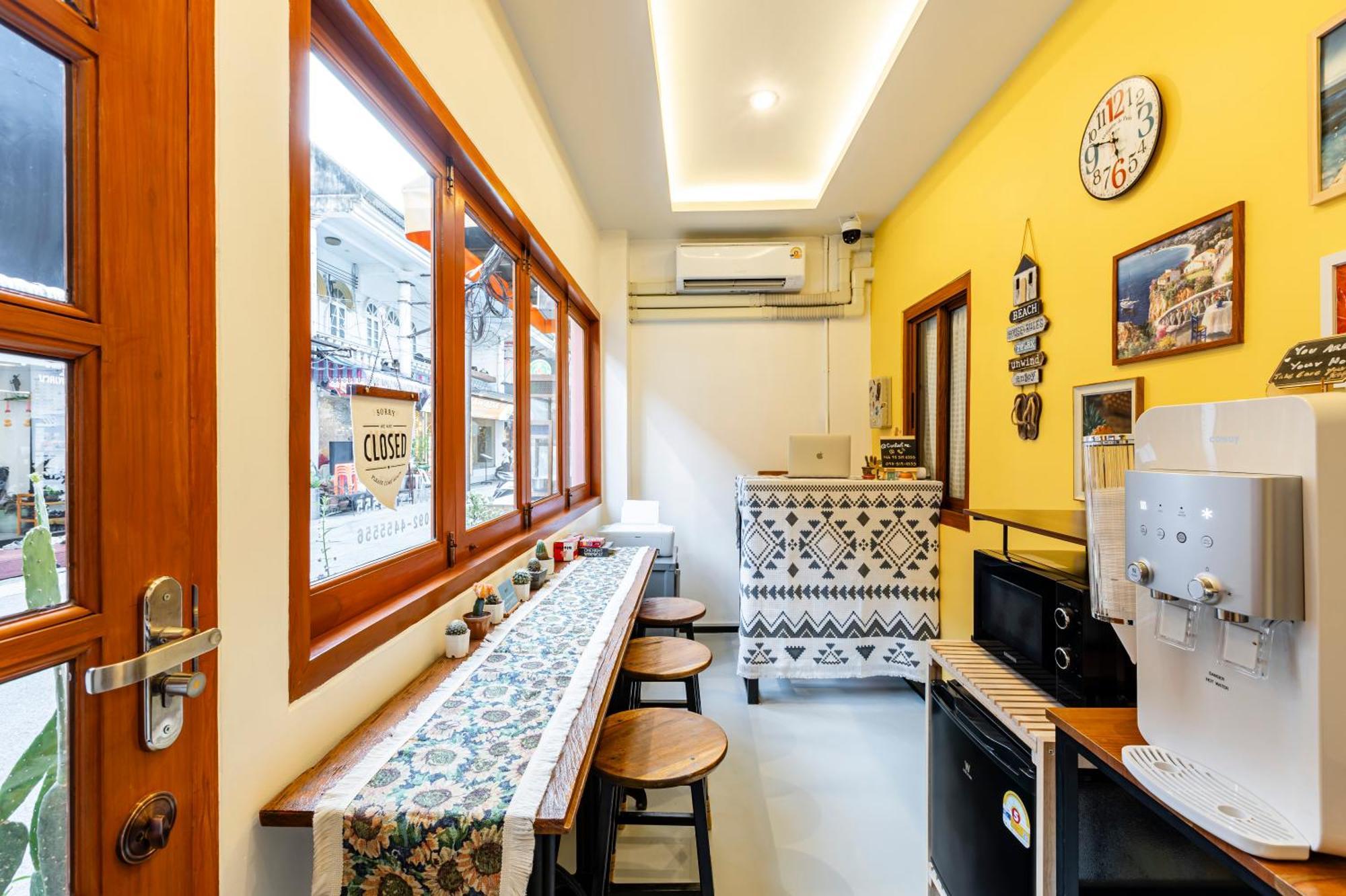 Sweett Lemon Hostel Patong Exterior foto